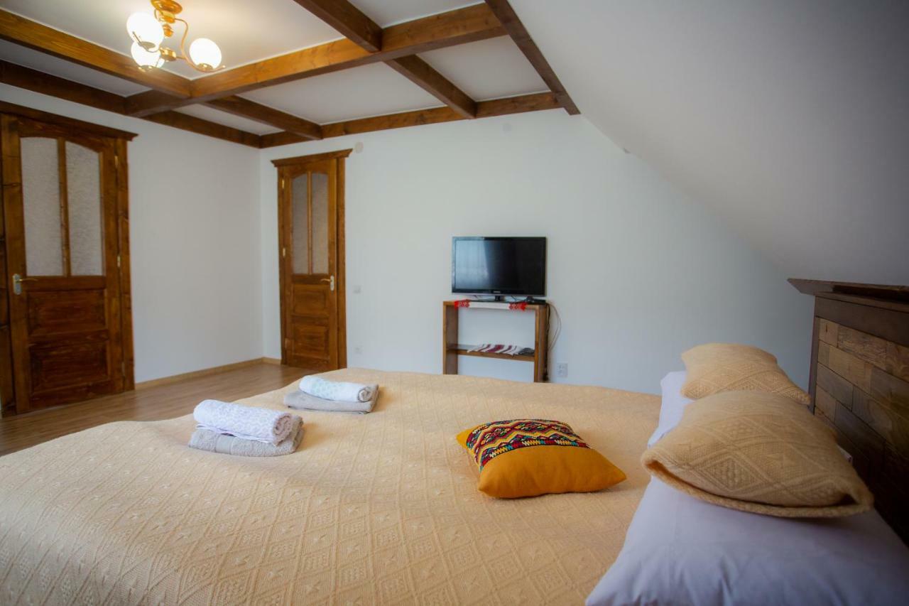 Сервус Guest Hotel Yaremche Luaran gambar